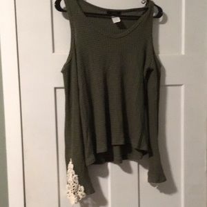 Forever 21 women long sleeve top !never been worn ,M size